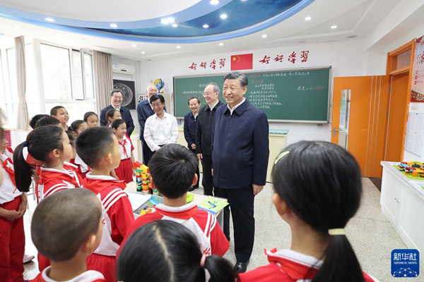 習(xí)近平向全國(guó)廣大少年兒童祝賀“六一”國(guó)際兒童節(jié)快樂