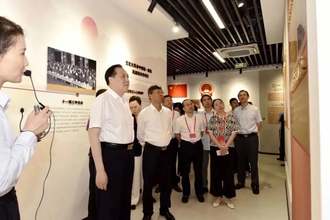 在鎮(zhèn)江全國(guó)、江蘇省人大代表開展年中專題調(diào)研側(cè)記
