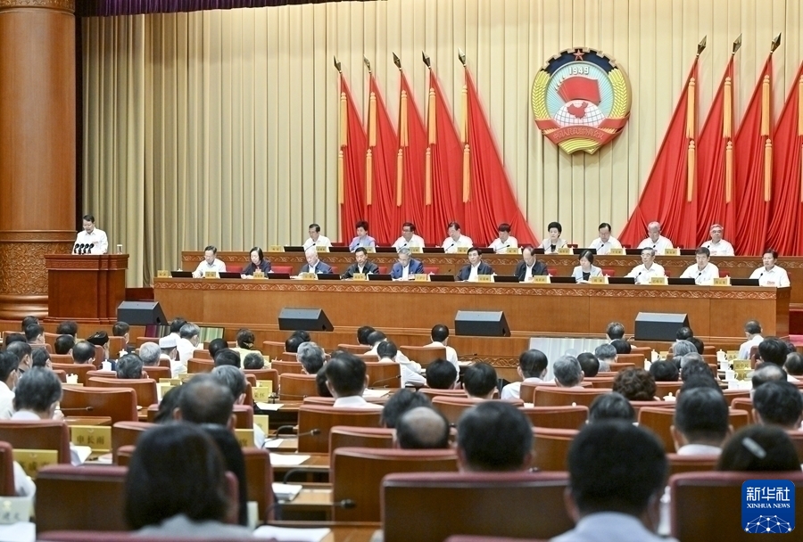 全國政協(xié)十四屆常委會(huì)第三次會(huì)議舉行全體會(huì)議 圍繞“完善科技創(chuàng)新體系，加快實(shí)施創(chuàng)新驅(qū)動(dòng)發(fā)展戰(zhàn)略”進(jìn)行大會(huì)發(fā)言 王滬寧出席