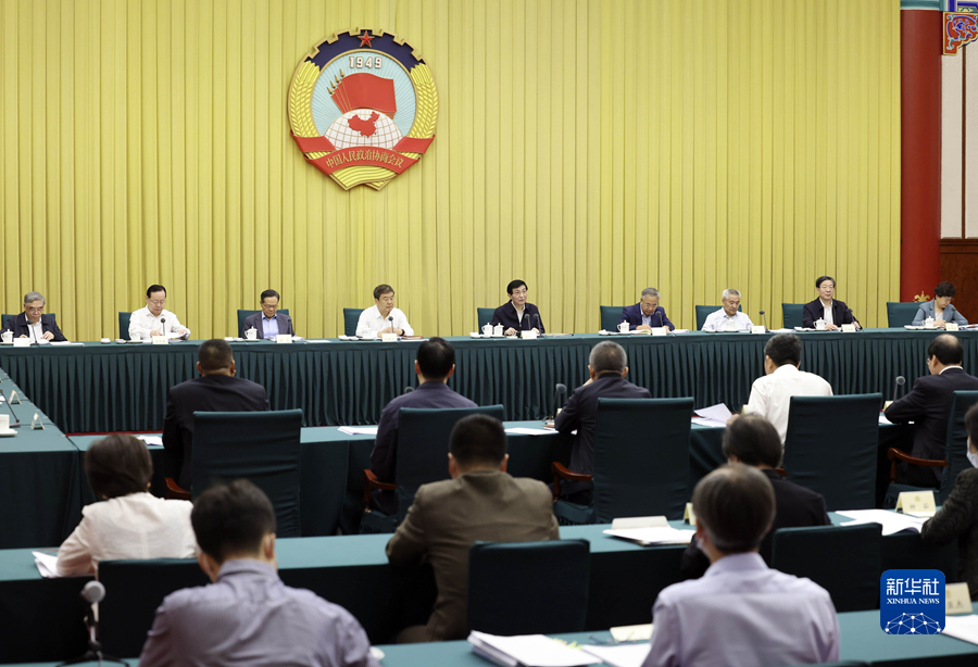 全國政協(xié)召開雙周協(xié)商座談會 圍繞“中小學教研體系建設”協(xié)商議政 王滬寧主持