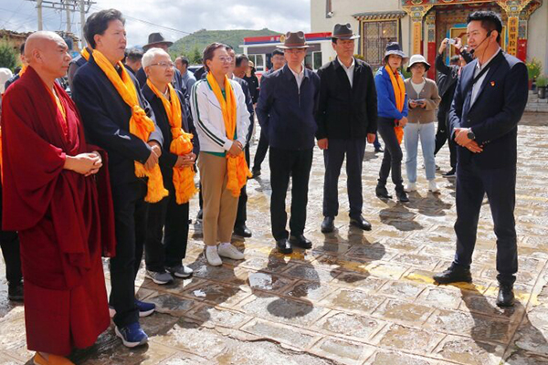  洛桑江村率隊在迪慶調(diào)研時強調(diào)：以鑄牢中華民族共同體意識為主線努力推動民族地區(qū)實現(xiàn)高質(zhì)量發(fā)展