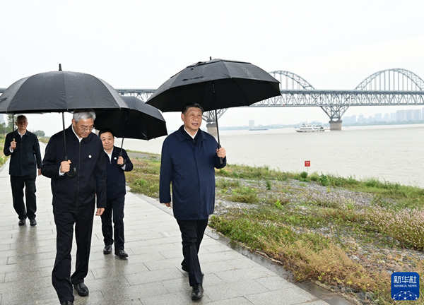  習(xí)近平在江西考察時(shí)強(qiáng)調(diào)解放思想開拓進(jìn)取揚(yáng)長補(bǔ)短固本興新奮力譜寫中國式現(xiàn)代化江西篇章 