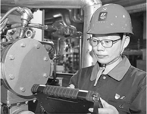  全國人大代表曹景芳：將學(xué)前教育納入義務(wù)教育降低家庭育兒成本