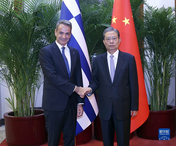  趙樂際會(huì)見希臘總理米佐塔基斯