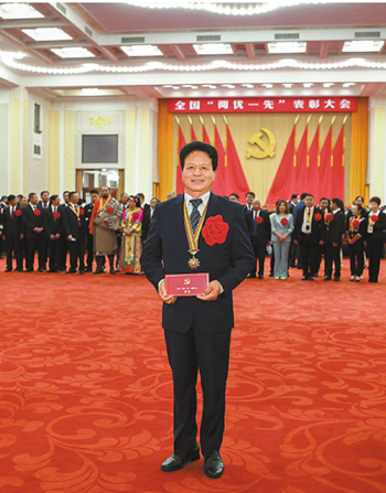  全國人大代表石炳啟：父老恩情掛心中