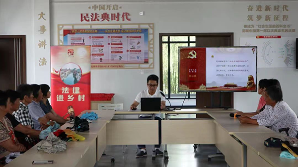  上海市青浦區(qū)金澤鎮(zhèn)：小小聯系點 民主大擔當