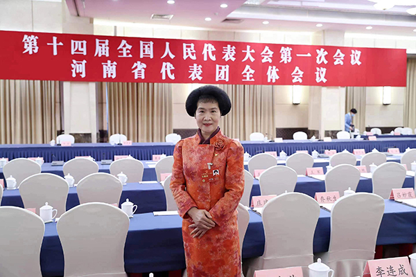  全國人大代表買世蕊 為“法治”代言 為人民造福