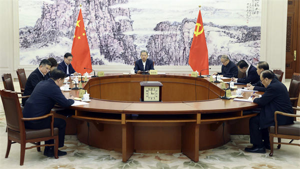  全國人大常委會黨組舉行會議學(xué)習(xí)貫徹習(xí)近平總書記重要講話和中央紀(jì)委三次全會精神趙樂際主持并講話