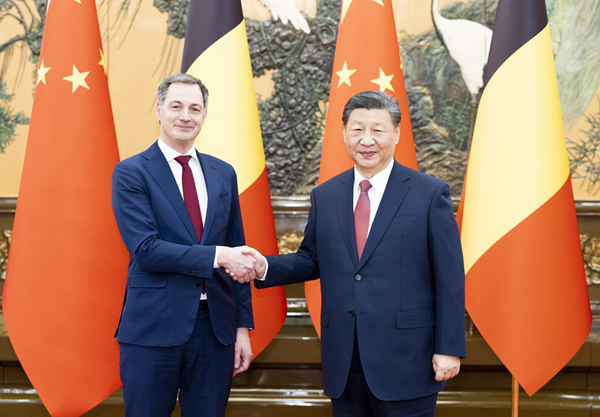  習(xí)近平會(huì)見比利時(shí)首相德克羅