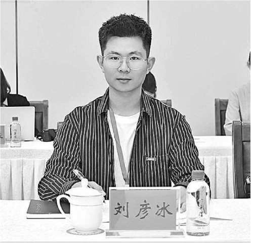  全國(guó)人大代表劉彥冰：建議將內(nèi)蒙古列入國(guó)家綠色電力交易試點(diǎn)　提高地區(qū)新能源消納利用水平