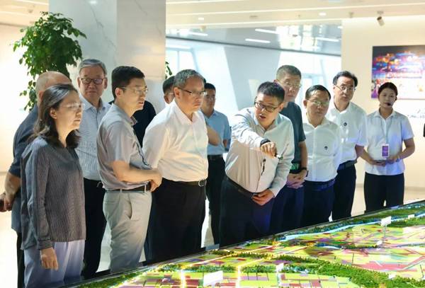 鄭建邦率隊到新疆調(diào)研