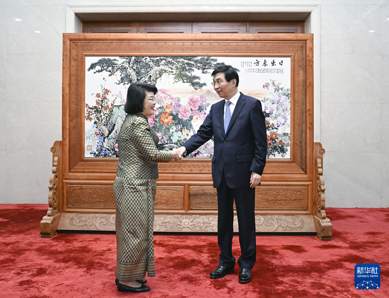 王滬寧會見柬埔寨國會主席昆索達(dá)莉